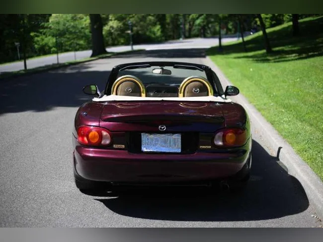 MAZDA Miata MX-5, édition Nardi Torino/an 2000, 104500 kms. thumbnail 8