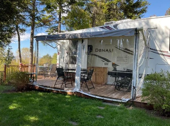 Caravane VUE sur le FLEUVE