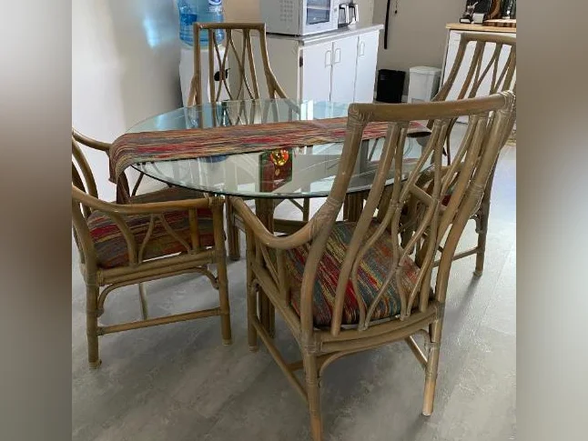 Très beau mobilier de cuisine en bambou