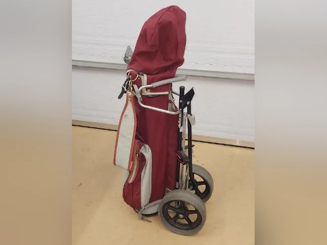 Sacs de golf gaucher pour dame avec chariot thumbnail 3