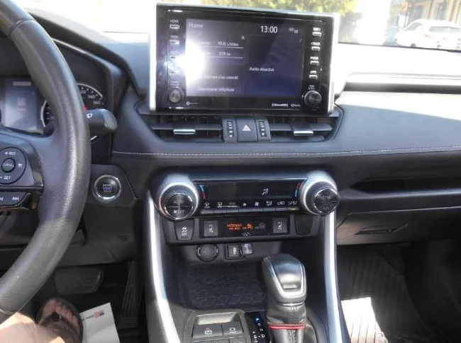 2020 Toyota RAV- 4 XLE AWD Premium thumbnail 7