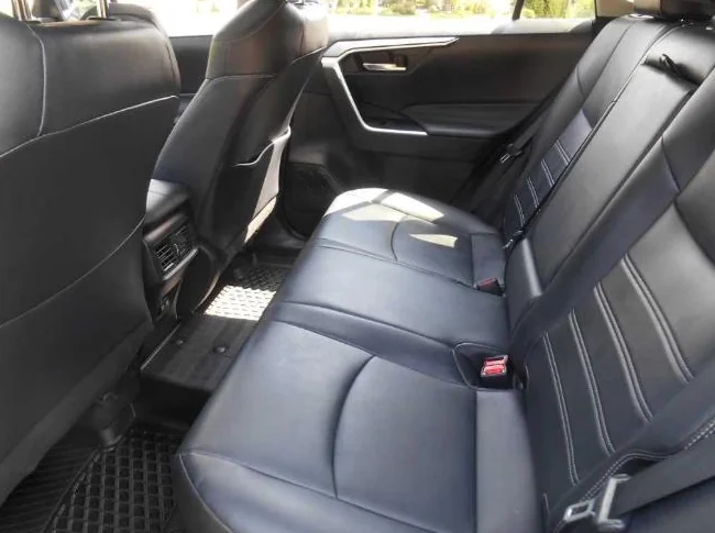 2020 Toyota RAV- 4 XLE AWD Premium thumbnail 5