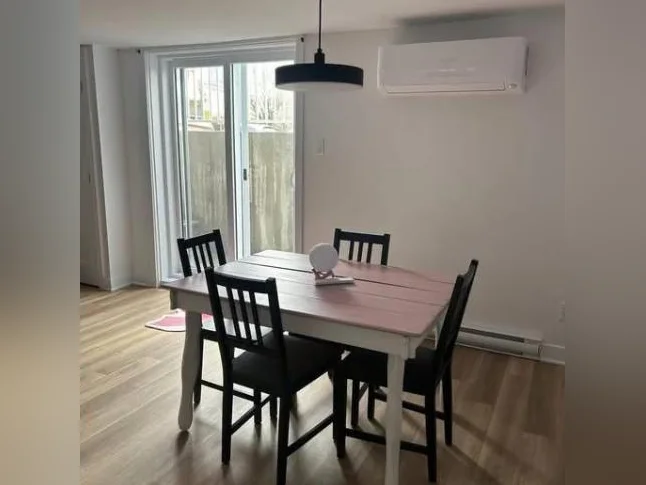 5½ demi-sous-sol de maison, disponibles dès le 1er août thumbnail 3