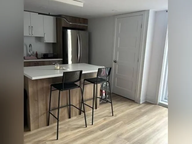 5½ demi-sous-sol de maison, disponibles dès le 1er août