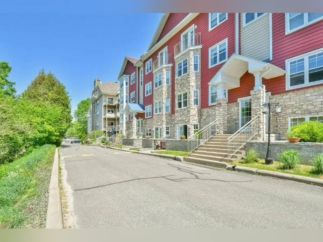Penthouse Condo Locatif Saint Jovite Mont Tremblant - à Louer