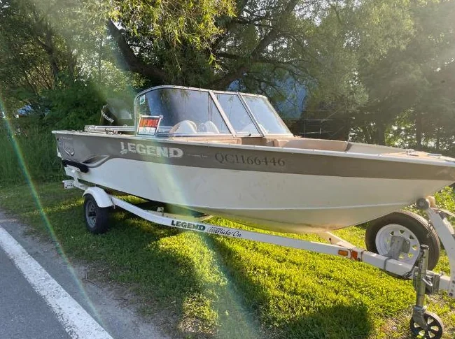 Bateau Legend Xcalibur 2008, 16 pi et moteur 60HP thumbnail 2