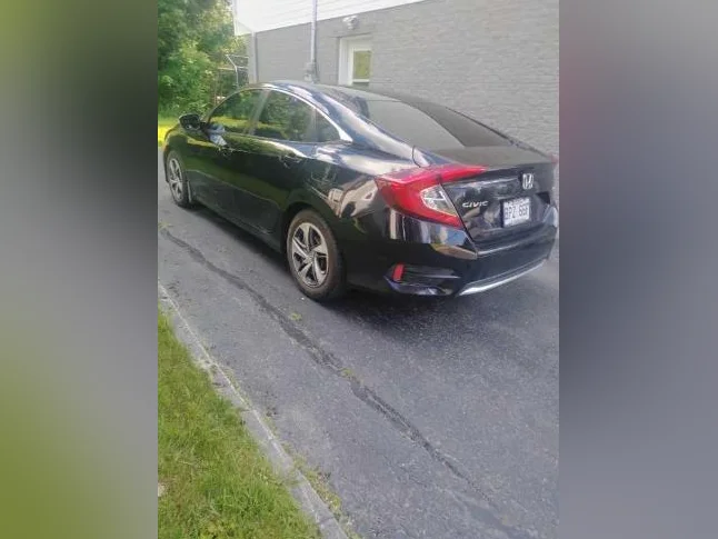 Honda Civic sedan 2020 thumbnail 3