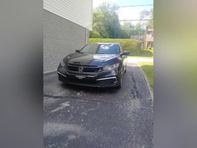 Honda Civic sedan 2020 thumbnail 2
