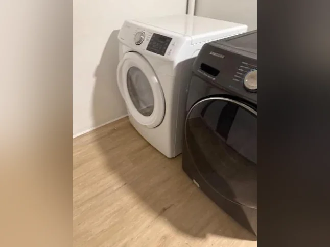 Chambre à louer AVEC TOUS LES SERVICES thumbnail 2