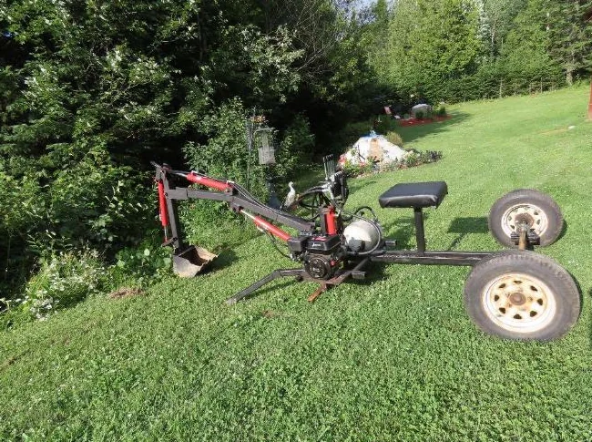 mini excavatrice sur roues, mini pépine artisanal thumbnail 2