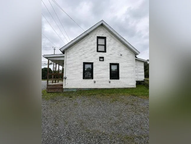 LOCAL COMMERCIAL À LOUER – EMPLACEMENT DE CHOIX AU VILLAGE - SUTTON