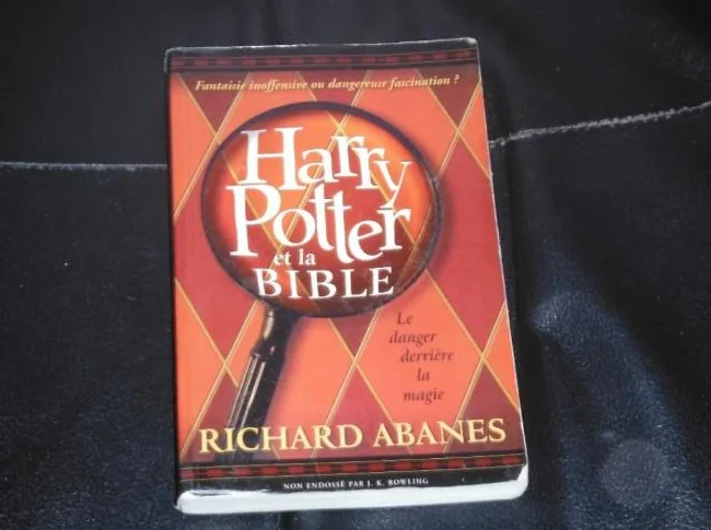 Un livre de Harry Potter et la Bible
