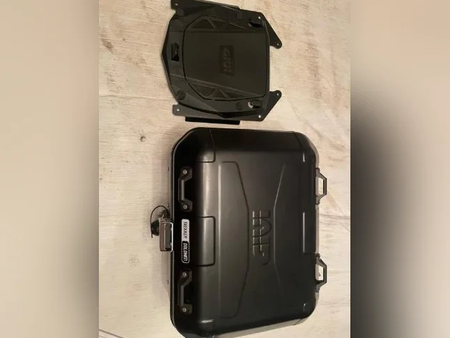 Valise de top en aluminium