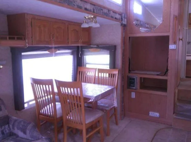 AUBAINE POUR BRICOLEUR  Fifth Wheel (caravane à sellette) de 29,8 pieds, 2005 thumbnail 6