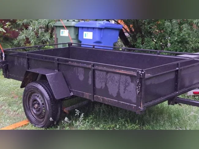 Remorque ,traileur 4 pieds x 8 pieds(49"X98")