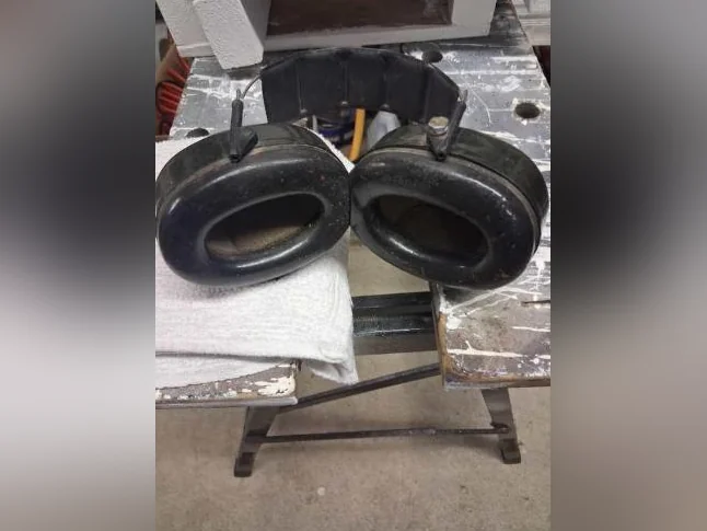 Cache-oreille anti-bruit pour le traille