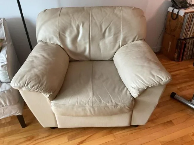 Fauteuil en fleur de cuir