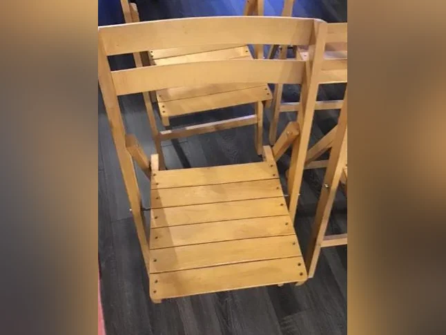 Chaises plaintes en bois (4 chaises)