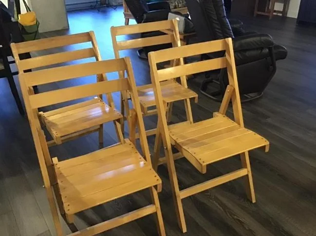 Chaises plaintes en bois (4 chaises) thumbnail 2