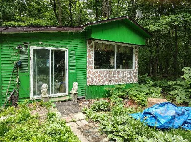 Magnifique terrain avec coquette maison idéale pour 1 ou 2 personnes