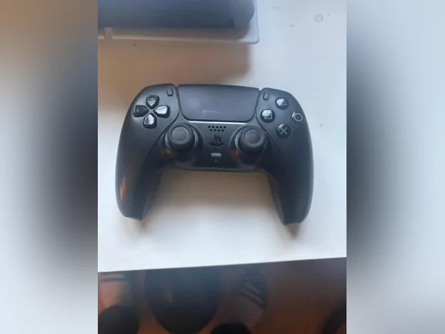 Ps5 console + 2 controllers , like brand new thumbnail 4