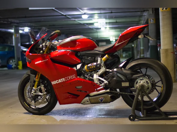 2013 Ducati Panigale 1199R - Red, Low Mileage thumbnail 2