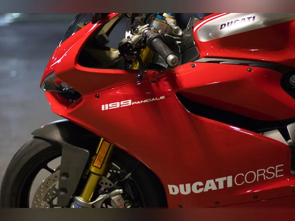 2013 Ducati Panigale 1199R - Red, Low Mileage thumbnail 4