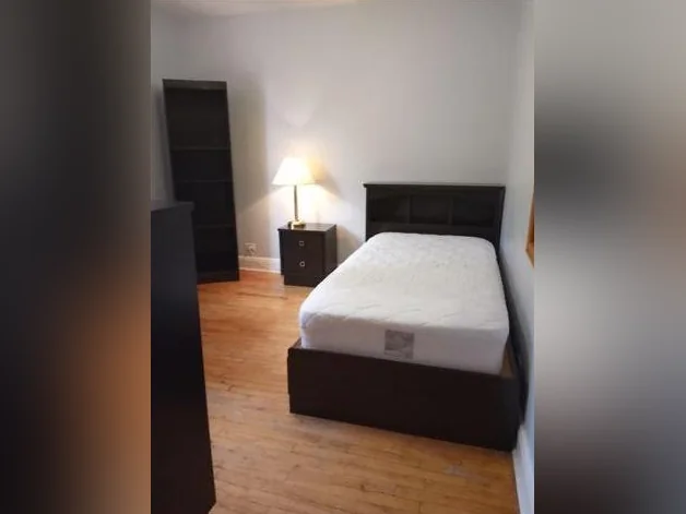 1er aout 2026 : chambre en colocation avec salle de bain privée thumbnail 3