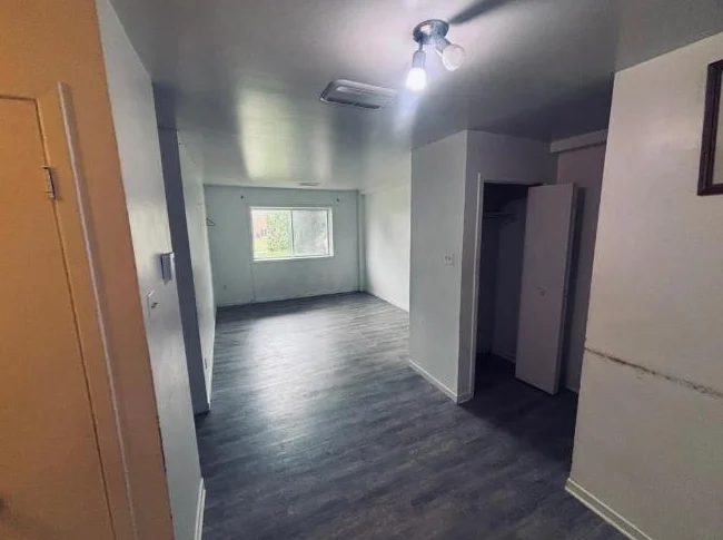 Libre fin juillet 4 1/2 bas d'immeuble chauffer-éclairer
