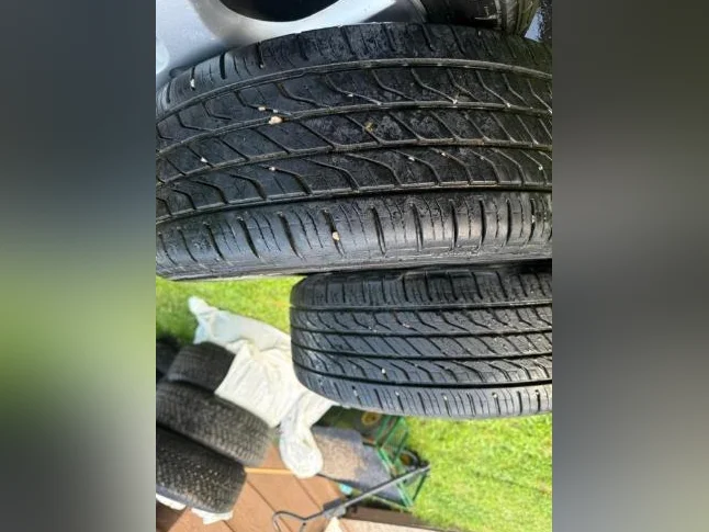 Pneu Neuf ou presque TOYO P225-60-R17 sur des Rims