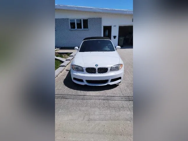 BMW 135 i convertible thumbnail 2