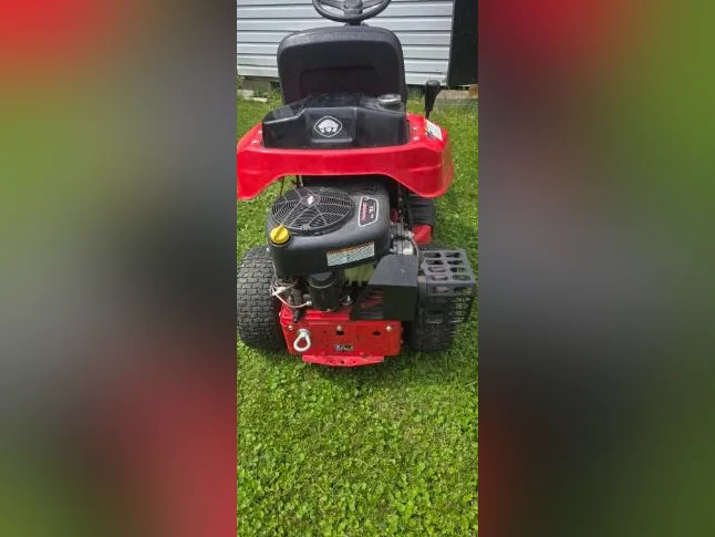tracteur snapper RE110 2017 avec moteur 11.5hp briggs & stratton 28 pouce de coupe dics drive variable thumbnail 2