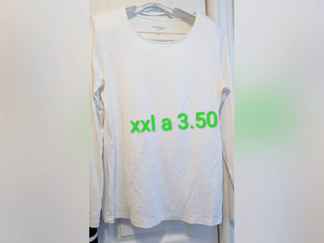 PLEINS DE VETEMENTS PRESQUE NEUFS  LARGE A 2 X thumbnail 2