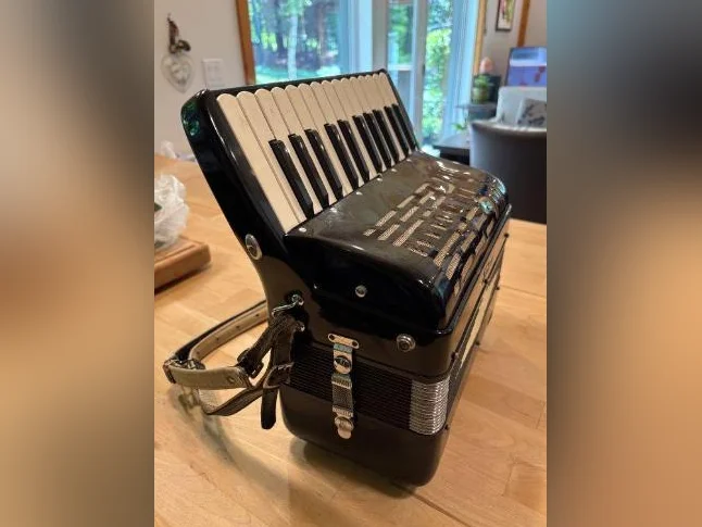 Accordéon piano thumbnail 3