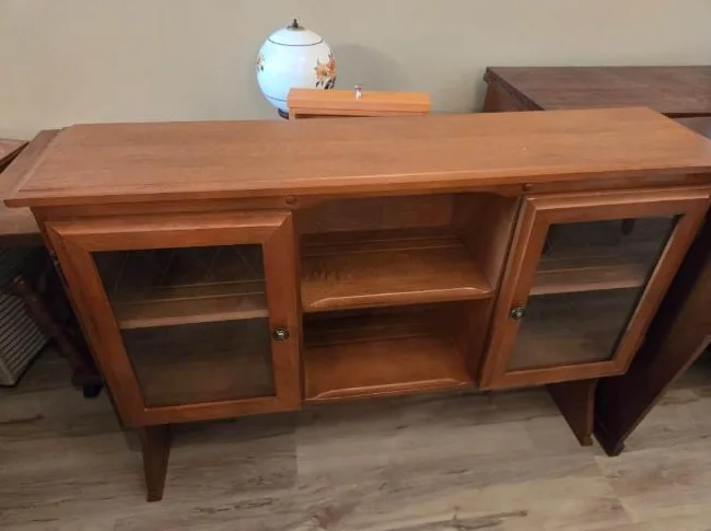 Mobilier de cuisine, buffet et chaise berçante thumbnail 2