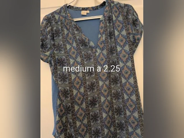 GILET, BLOUSE, CAMISOLE,  DE FEMME ET HOMME thumbnail 2