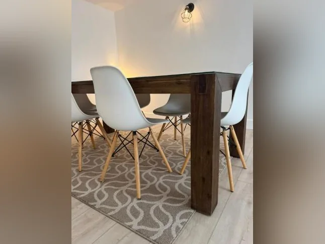 Ensemble table et 6 chaises thumbnail 6