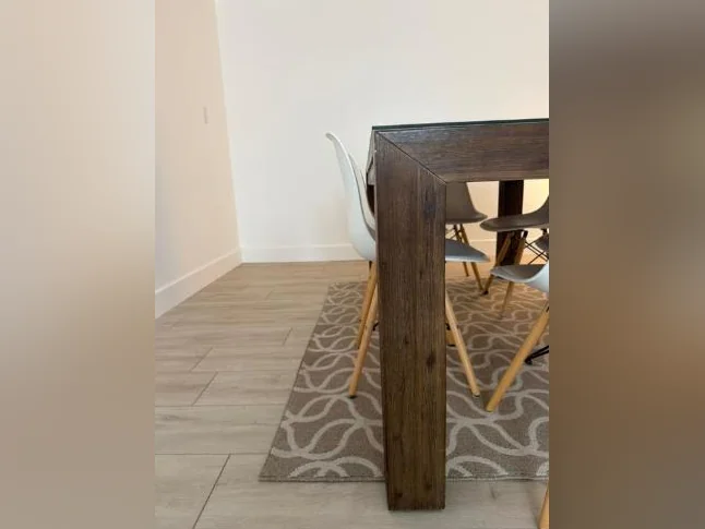 Ensemble table et 6 chaises thumbnail 7