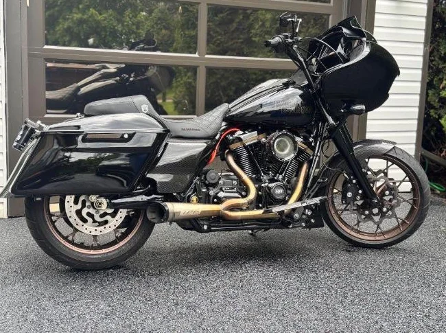 131 Road Glide ST , Carbon fiber 9000km thumbnail 2