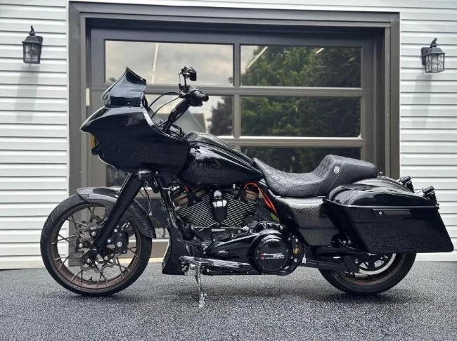 131 Road Glide ST , Carbon fiber 9000km thumbnail 4