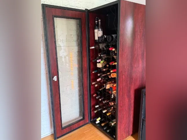 Cellier 200 bouteilles en très bonne condition à vendre