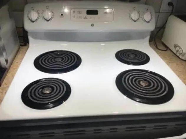 Cuisinière électrique 30po avec Serpentins / Four Auto-Nettoyant