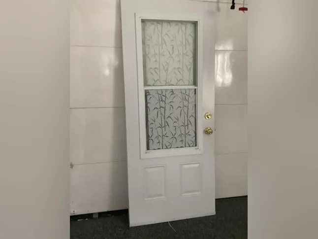 Bonne porte d’acier avec moustiquaire 33.75 po x79 po