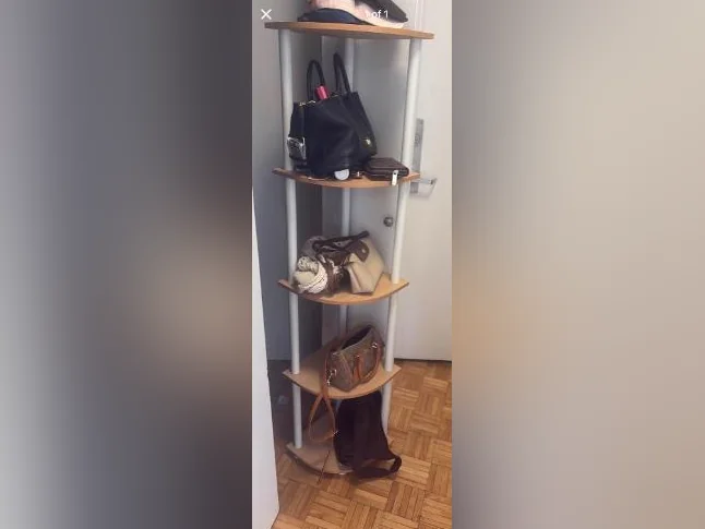 Petit meuble de coin