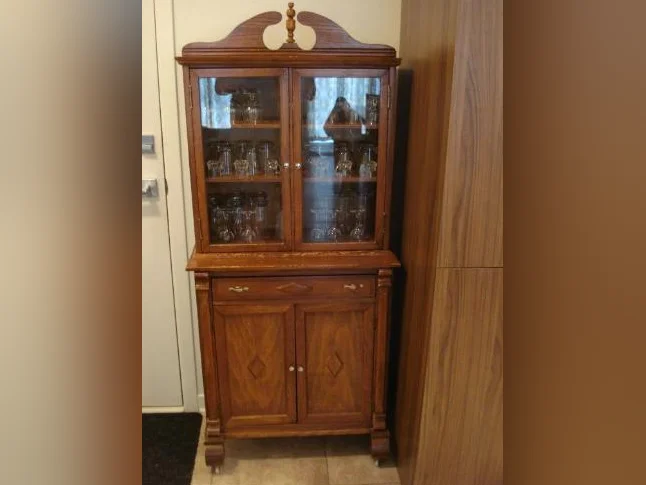 Buffet Antique Vintage
