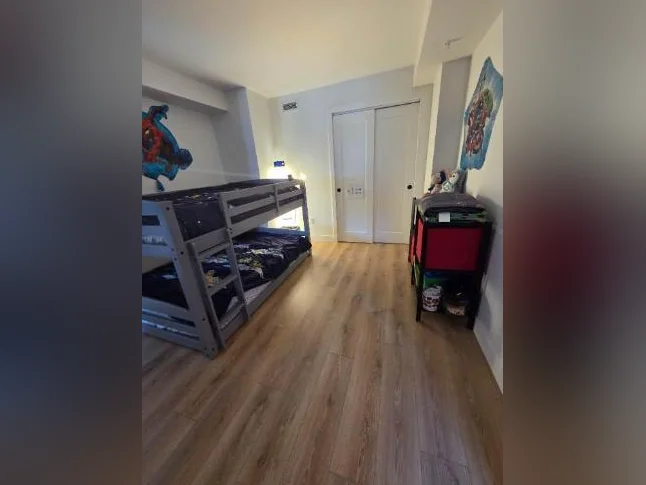 URGENT 4 1/2 style condo neuf stationnement intérieur thumbnail 4