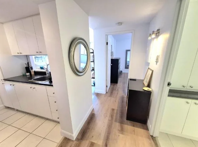 Appartement 3 1/2 : 1 chambre et 1 salle de bain thumbnail 3