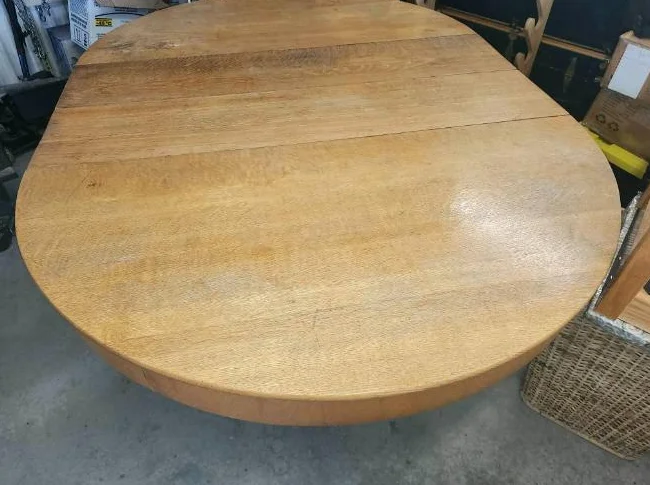 Table aux splendides pattes de lion comme jamais vues auparavant et 4 chaises de + ou - 200 ans. thumbnail 2