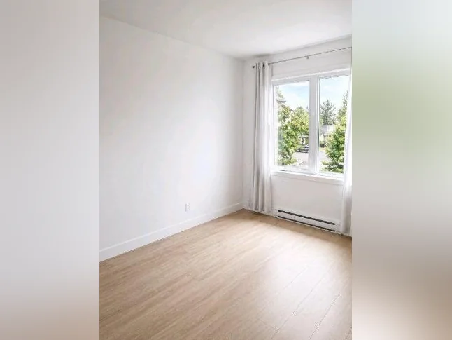 🔥 Cession SPECIALE  – Grand 5 1/2 moderne à Val-Bélair – Disponible maintenant 🔥 thumbnail 2