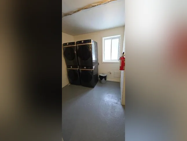 Logement 4 1/2 à louer meublé - face métro VIAU / Hochelaga thumbnail 9